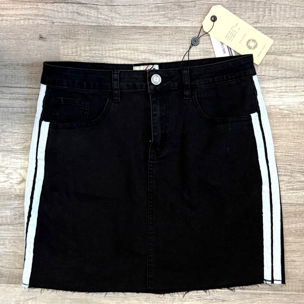 DENIM BLVD NWT Black Denim Skirt (Size L)